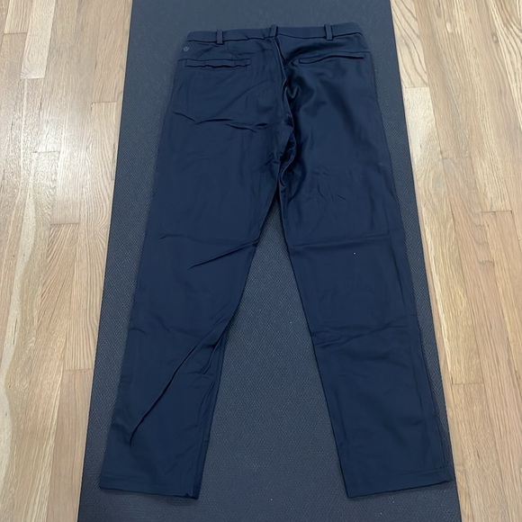 Lululemon commission pant in navy - Picture 5 of 6